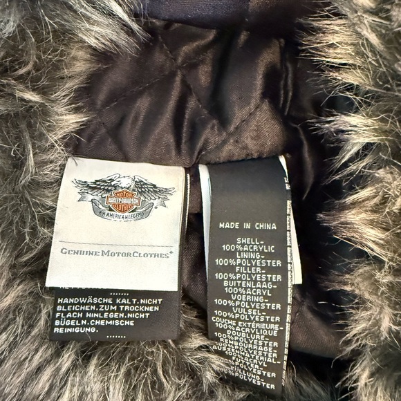 Harley-Davidson Black and Gray Knit Hat and matching scarf - Picture 16 of 16